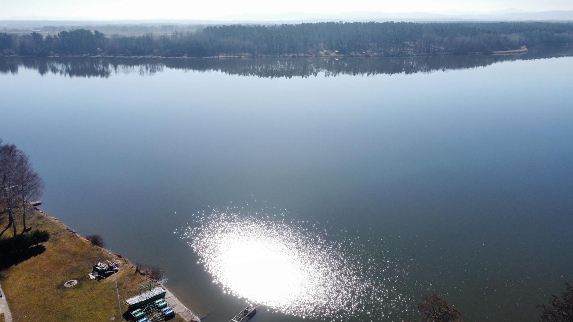 Yacht Club Bezdrev Hotel Hluboká nad Vltavou Kültér fotó
