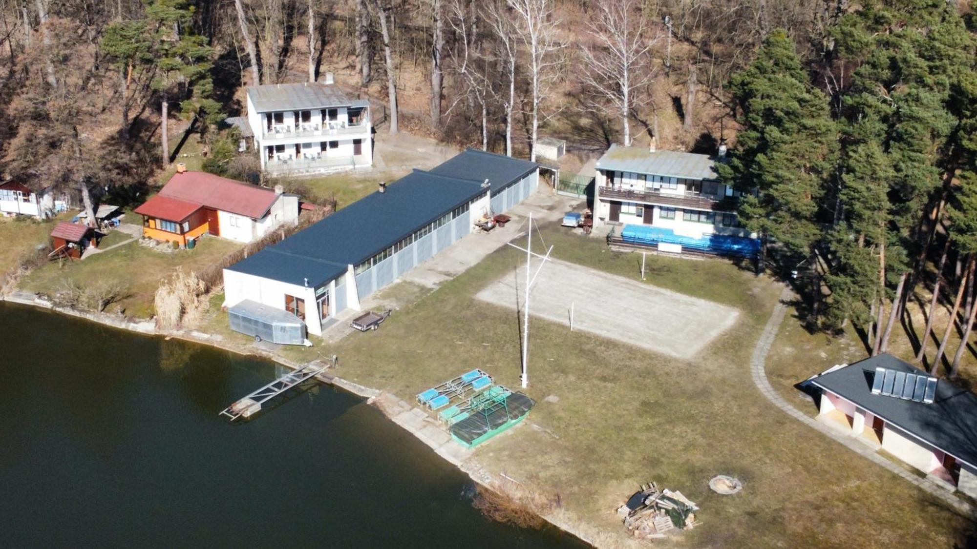 Yacht Club Bezdrev Hotel Hluboká nad Vltavou Kültér fotó