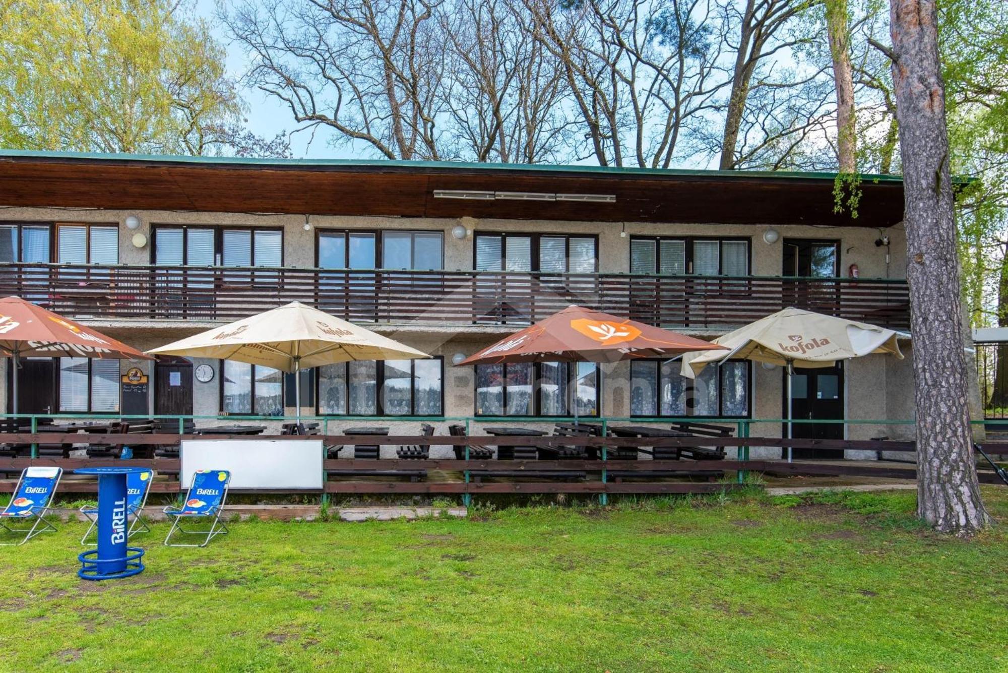 Yacht Club Bezdrev Hotel Hluboká nad Vltavou Kültér fotó