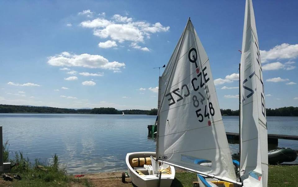 Yacht Club Bezdrev Hotel Hluboká nad Vltavou Kültér fotó